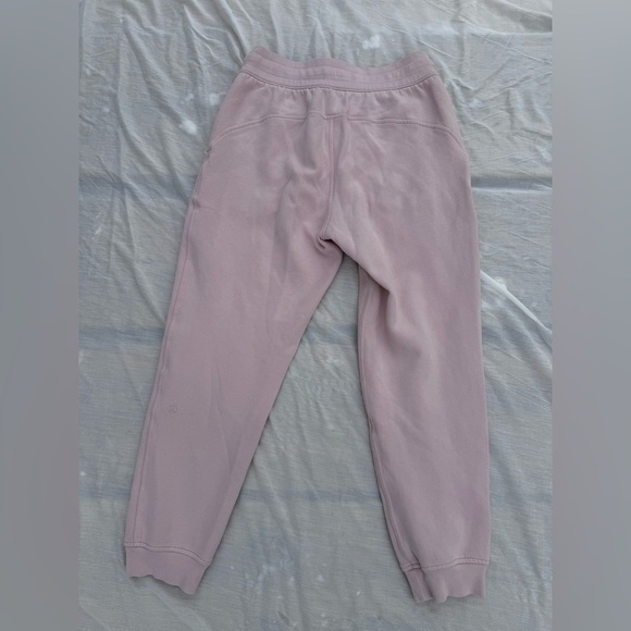 Lululemon Scuba High-Rise Jogger *Fleece 28" in Pink Mist, Size 6 - Picture 7 of 9